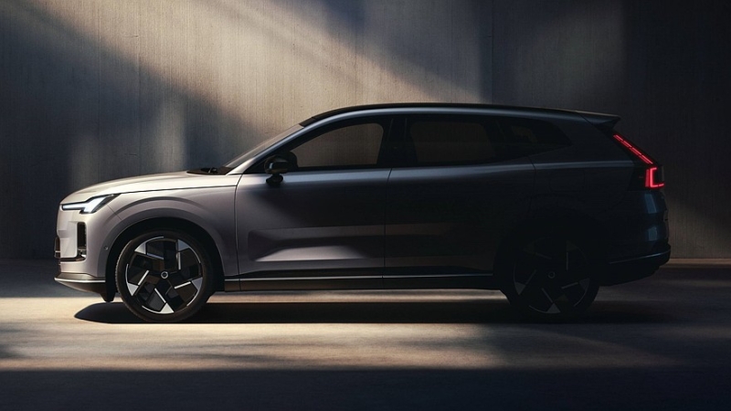 Volvo готовится к премьере гибридного кроссовера XC70: новая платформа и две батареи на выбор