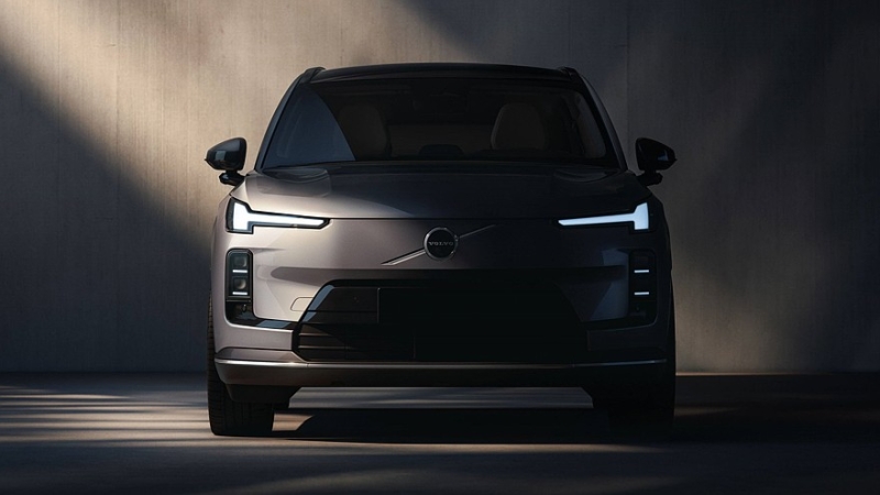 Volvo готовится к премьере гибридного кроссовера XC70: новая платформа и две батареи на выбор