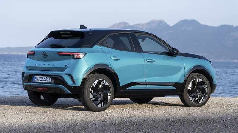 &laquo;Заряженный&raquo; кроссовер Opel Mokka GSE показался на первых тизерах