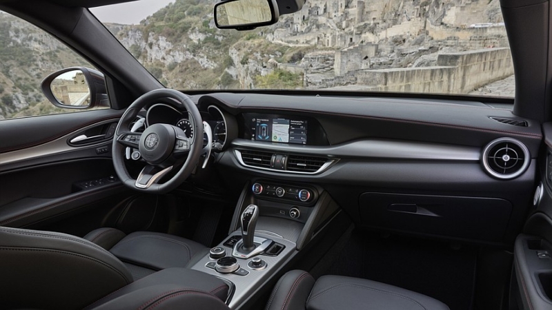 Alfa Romeo Stelvio второго поколения: новые изображения