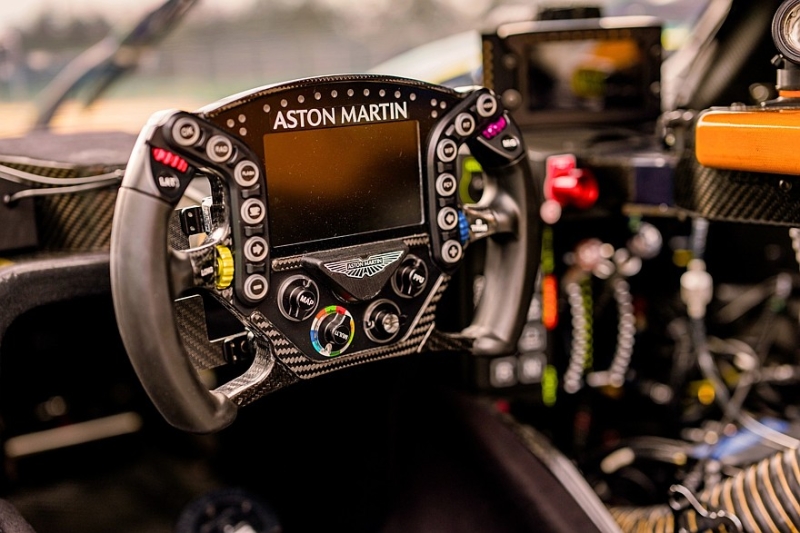 Aston Martin Valkyrie LM: ещё один трековый суперкар на базе гоночного спортпрототипа
