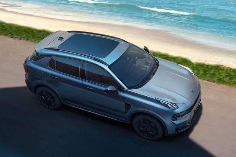 Чисто бензиновый кроссовер Lynk & Co 01 с новым салоном поступил в продажу