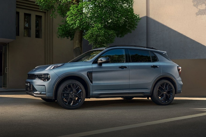 Чисто бензиновый кроссовер Lynk & Co 01 с новым салоном поступил в продажу