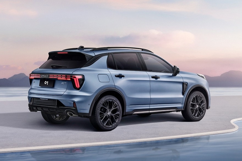 Чисто бензиновый кроссовер Lynk & Co 01 с новым салоном поступил в продажу