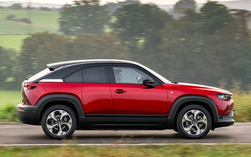 Эффектное, но слишком странное кросс-купе Mazda MX-30 уходит из Европы