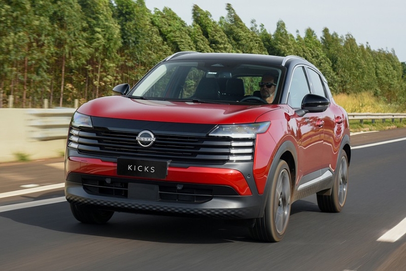 Ещё один новый Nissan Kicks: турбомотор и робот с кнопочным пультом
