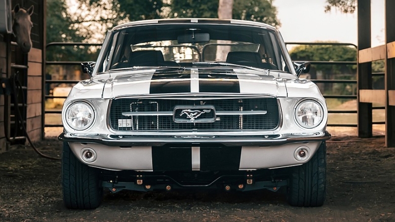 Ford Mustang &lsquo;67 Ghost от ECD Automotive Design: классический рестомод с мотором Roush V8