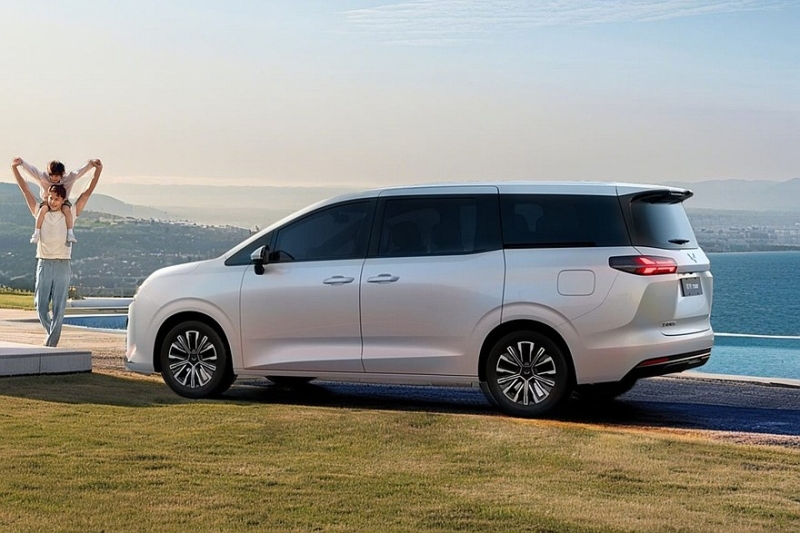 GM и SAIC готовятся к запуску семейства бюджетных минивэнов Wuling Xingguang 730