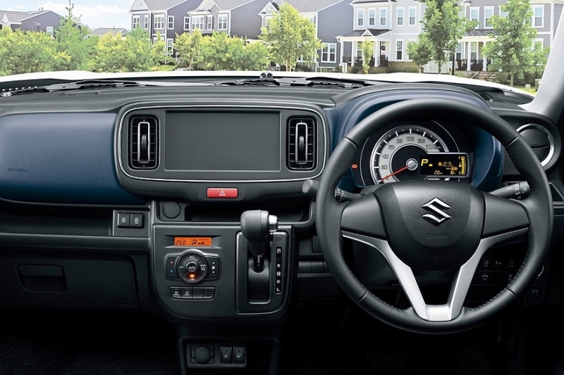 Компакт Suzuki Alto стал безопаснее и экономичнее после рестайлинга