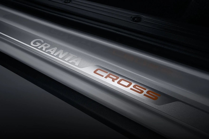 Кросс-лифтбек Lada Granta выходит на рынок, цены известны