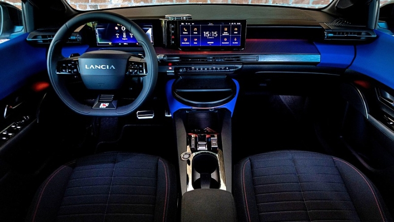 Lancia полностью рассекретила электрический хот-хэтч Ypsilon HF и бензиновый HF Line