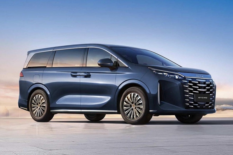 Минивэн BYD Xia отправят на экспорт под новым именем: официальные кадры