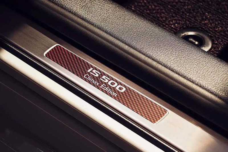 Не то, что вы подумали: в Японии представлен прощальный Lexus IS 500 Climax Edition