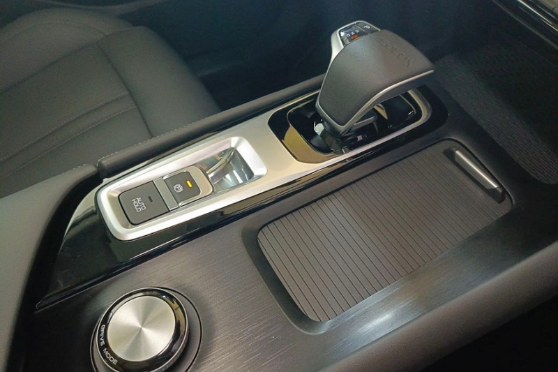 Новые кроссоверы Dongfeng Huge и Mage в России: комплектации и цены