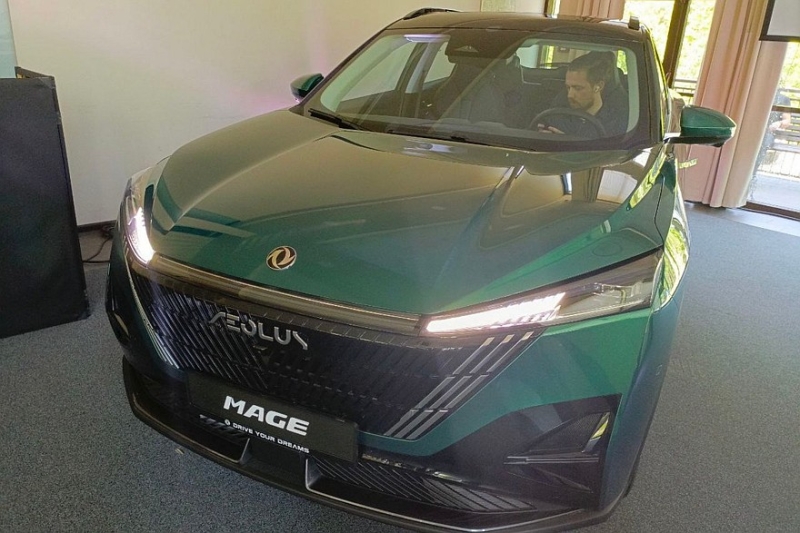 Новые кроссоверы Dongfeng Huge и Mage в России: комплектации и цены