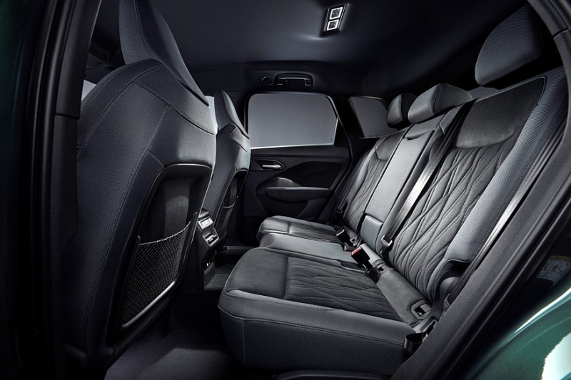 Новый Audi Q3: странности в эргономике, отделка из вторсырья и прежняя платформа