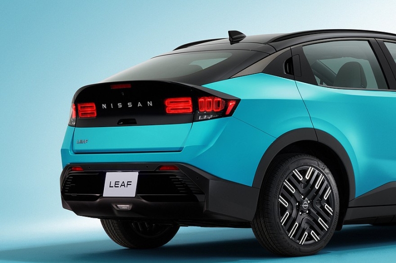 Новый кроссовер Nissan Leaf: показаны «простые» версии