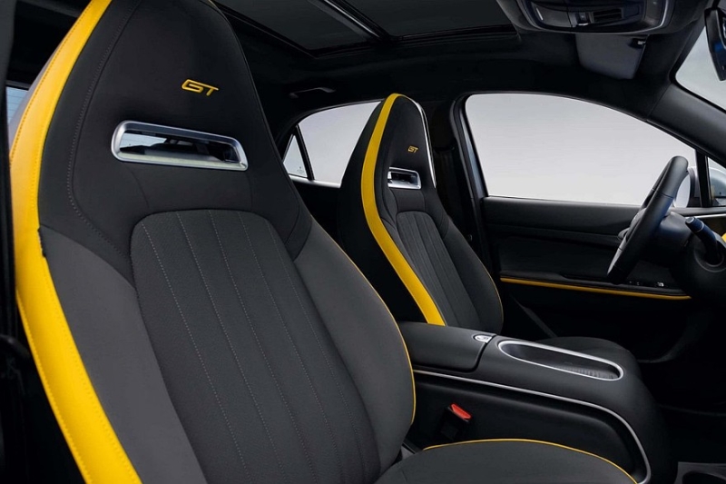 Обновлённый компакт Ora 03: версий стало меньше, но &laquo;подогретый&raquo; вариант GT оставили