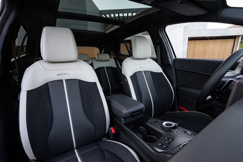 Обновлённый короткий Kia Sportage представлен официально