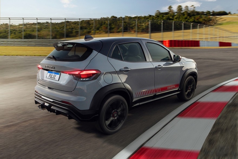Обновлённый кроссовер Fiat Pulse: теперь и &laquo;горячая&raquo; версия от Abarth