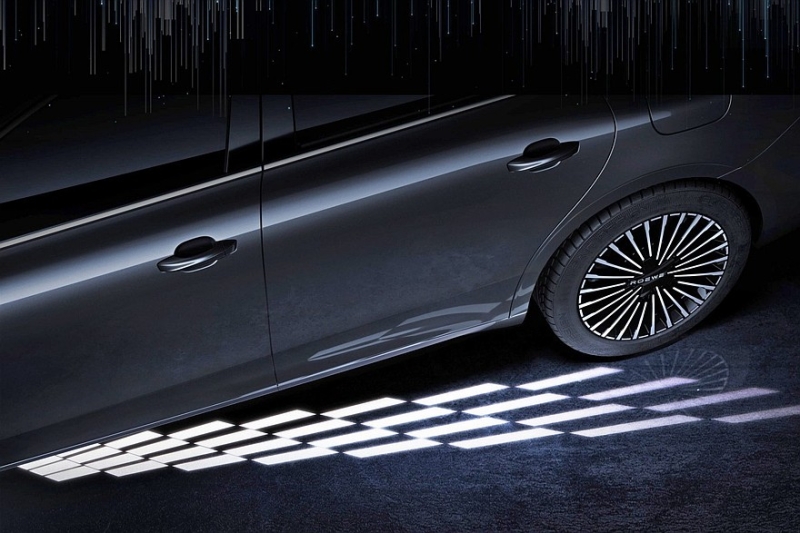 Показан большой седан Roewe M7 DMH в новом стиле от бывшего дизайнера BMW и Volkswagen