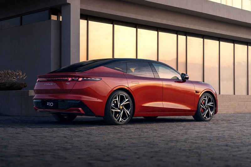 Полноприводный седан Lynk & Co 10 EM-P придёт на подмогу непопулярной модели Z10
