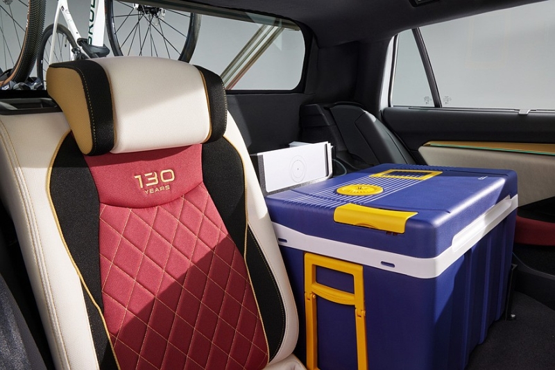 Skoda Superb превратили в пикап со сдвижной пассажирской дверью