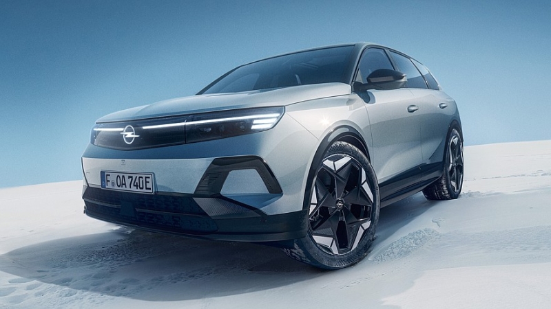 У кроссовера Opel Grandland появилась полноприводная версия