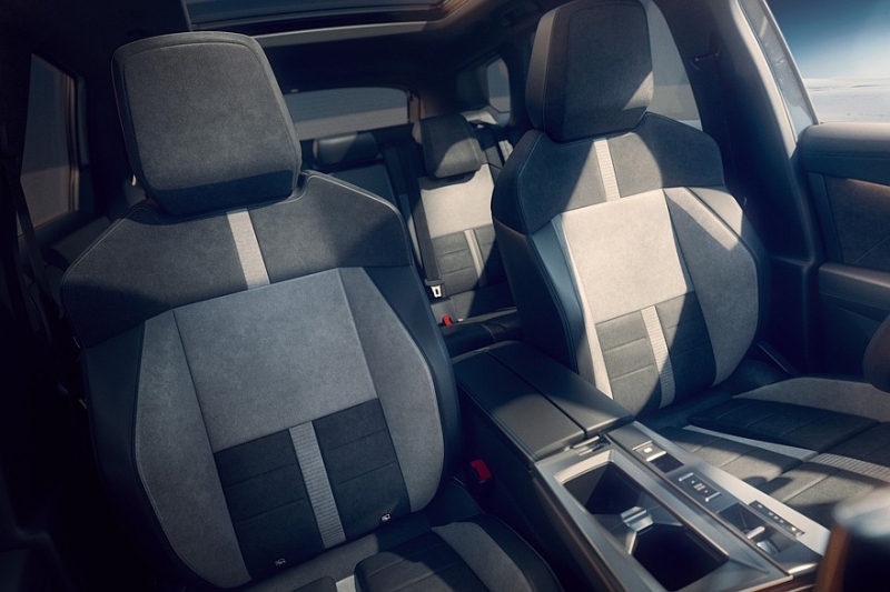 У кроссовера Opel Grandland появилась полноприводная версия