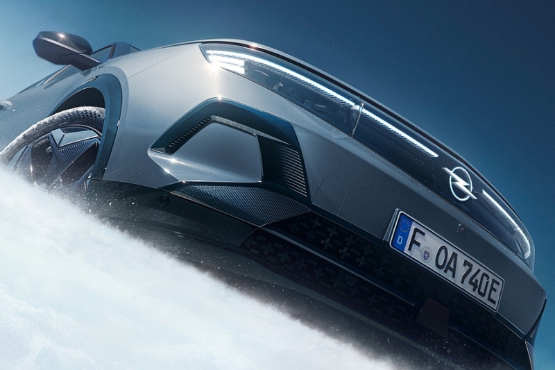 У кроссовера Opel Grandland появилась полноприводная версия