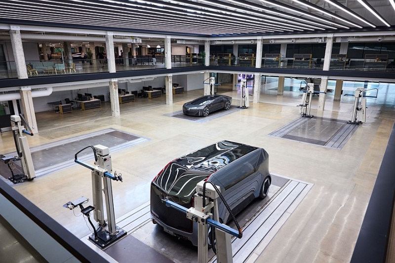 Ещё один взгляд на новый Chevrolet Corvette, на сей раз из Южной Калифорнии