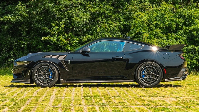 Ford Mustang Dark Horse от Clive Sutton: американская &laquo;лошадка&raquo; в британском тюнинге