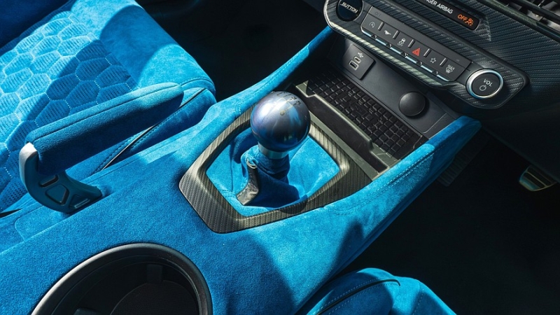 Ford Mustang Dark Horse от Clive Sutton: американская &laquo;лошадка&raquo; в британском тюнинге