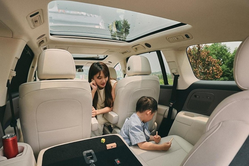 Полноприводный кроссовер Li i8 выходит на рынок: богатые комплектации, вдвое дешевле Model X