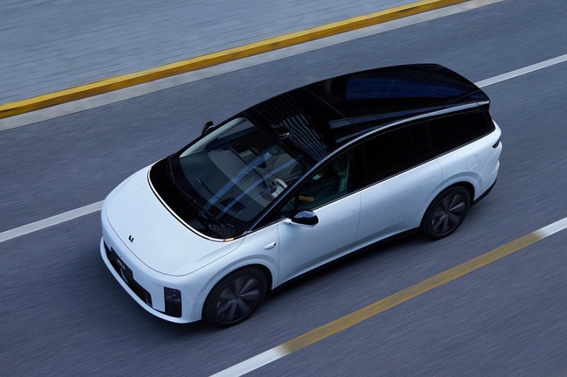 Полноприводный кроссовер Li i8 выходит на рынок: богатые комплектации, вдвое дешевле Model X