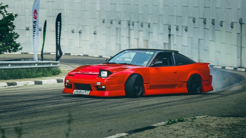 Дрифт как по маслу: Takayama поддержала фестиваль автомобильной культуры Grounded