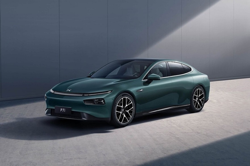 Эффектный лифтбек Xpeng P7 вызвал ажиотажный спрос после премьеры