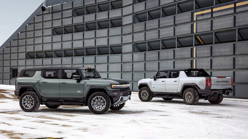 GM сокращает производство GMC Hummer EV и Cadillac Escalade IQ из-за низкого спроса