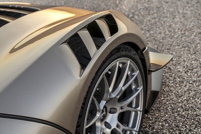 Hennessey Venom F5 Revolution LF: форсированный до 2059 л.с. V8, МКП и задний привод