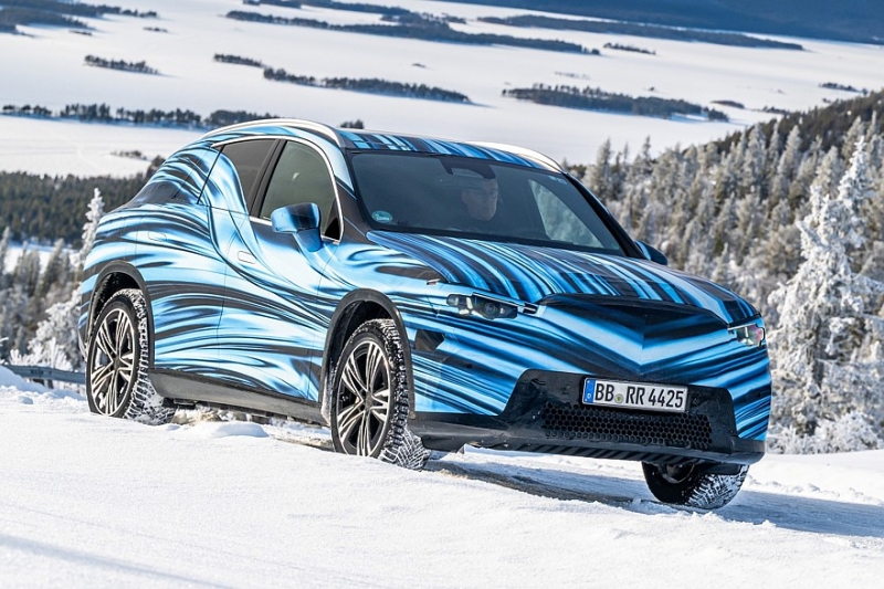 Mercedes-Benz GLC with EQ Technology показал новое лицо немецкой марки