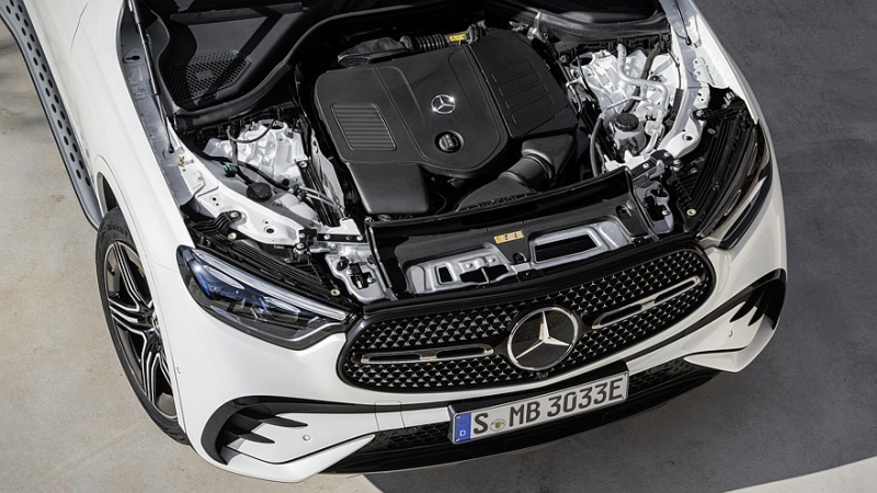 Mercedes-Benz может начать использовать двигатели BMW в своих будущих моделях