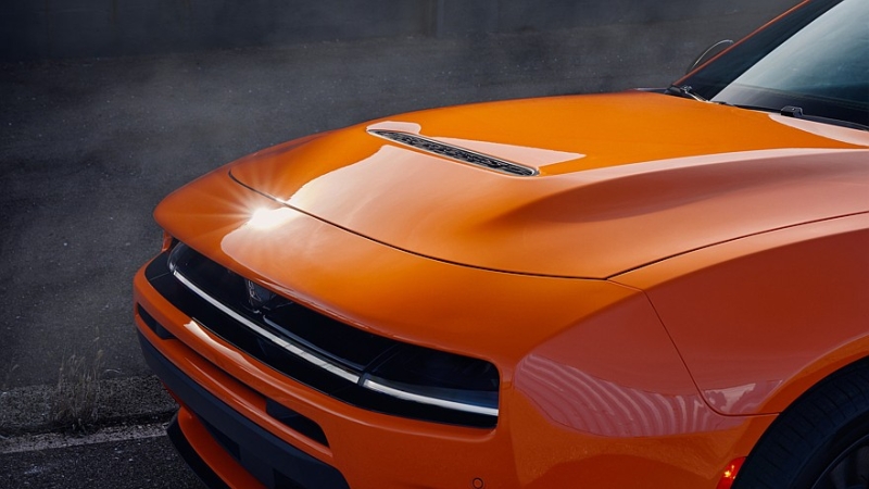 На американский рынок выходит новый бензиновый Dodge Charger