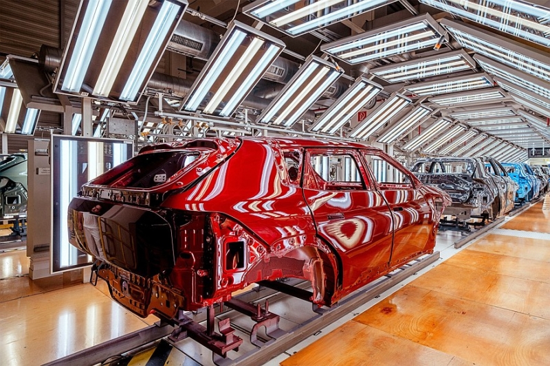 На замену Kia Ceed: в Словакии стартовало производство хэтчбека Kia EV4