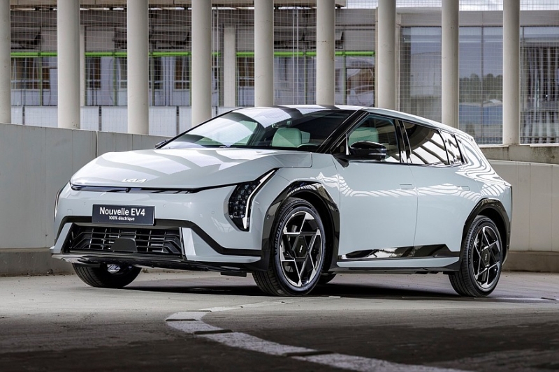 На замену Kia Ceed: в Словакии стартовало производство хэтчбека Kia EV4