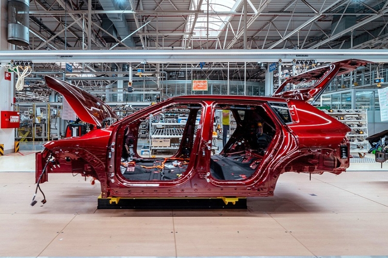 На замену Kia Ceed: в Словакии стартовало производство хэтчбека Kia EV4