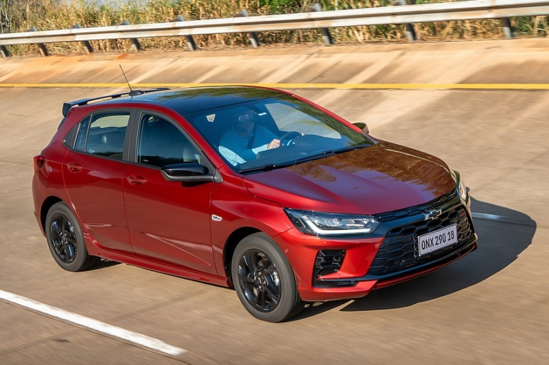 Обновлённый Chevrolet Onix: &laquo;живые&raquo; фото, подешевевшая база и другие уточнения