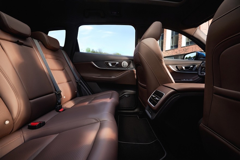 Российский бренд Tenet расширяет гамму: на подходе кроссовер T7