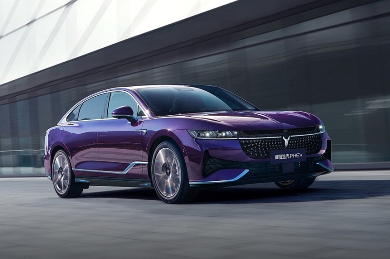 Седан Voyah Passion L готовится к дебюту: больше и роскошнее