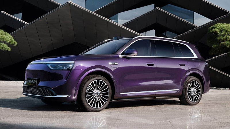 Ставший хитом гибридный кроссовер AITO M8 обрёл чисто электрическую версию