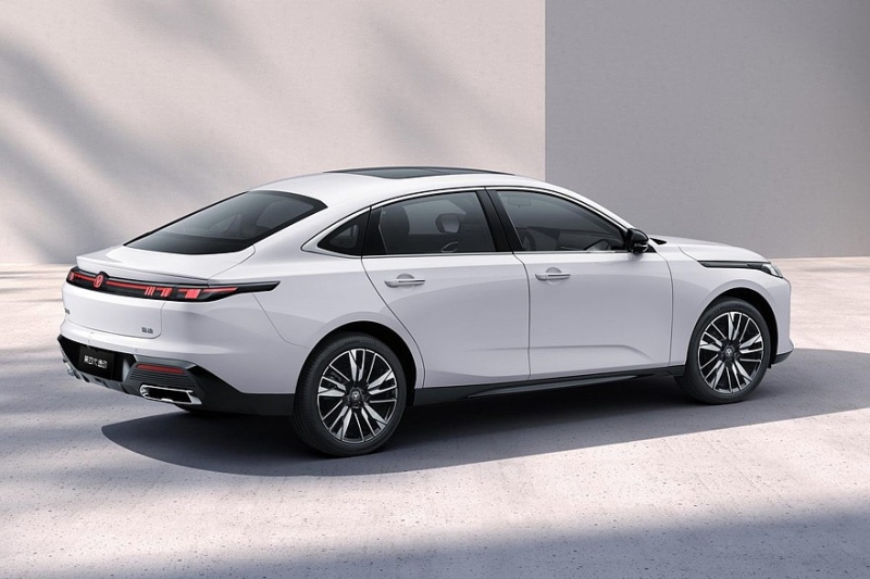 Changan Eado, он же Lamore или Uni-L: седан с новым салоном доступен сразу со скидками